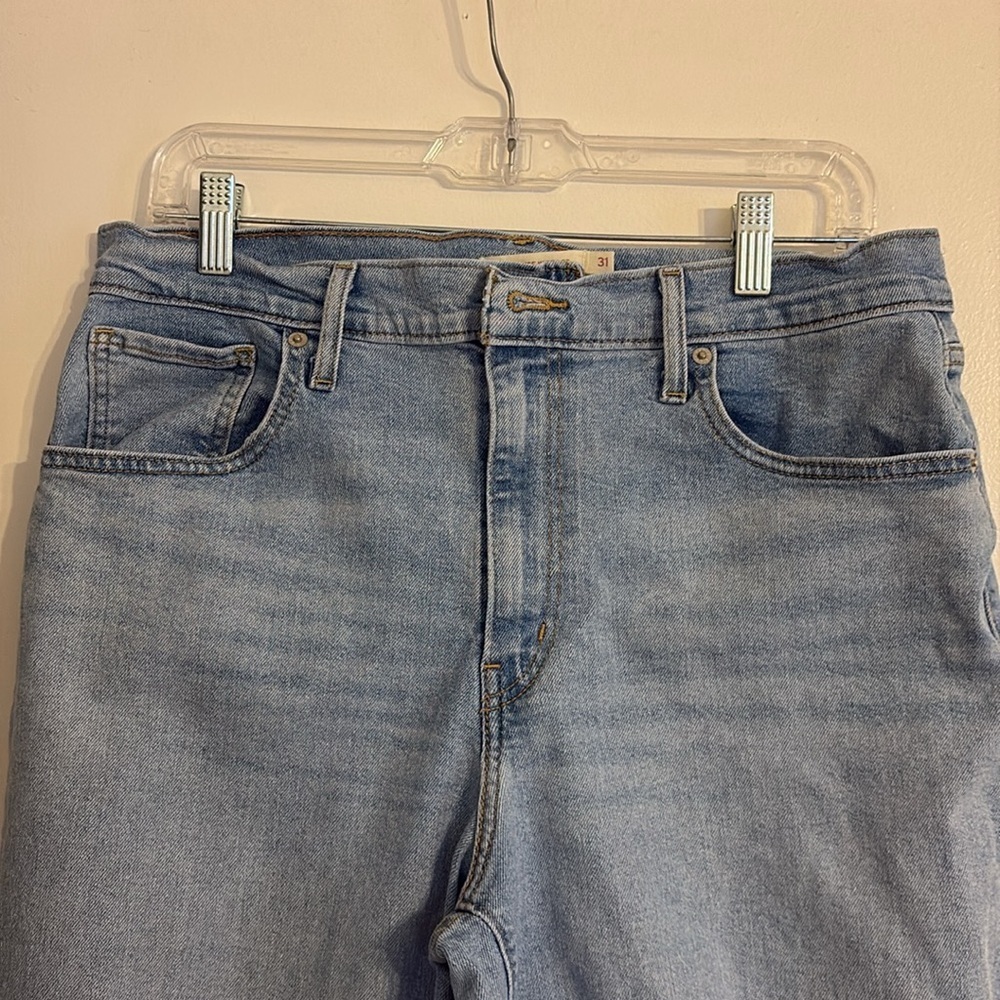 Levi's Light Blue Women's Hi-Rise, Wide Leg Jeans with Distressed Knees. Size 31 - Picture 3 of 6